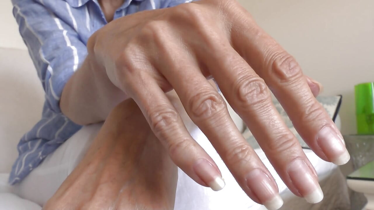 Elegant Summer Hands, Presented by Lady Victoria Valente