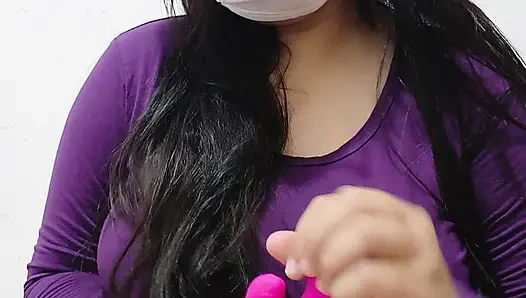 Dul kadın tek başına amcık oynarken azdırıyor