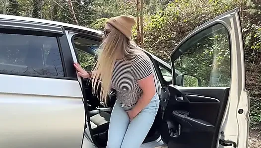 Ich Warte Auf Meinen Freund, Aber Ich Konnte Es Nicht Halten Und Meine Jeans Nass