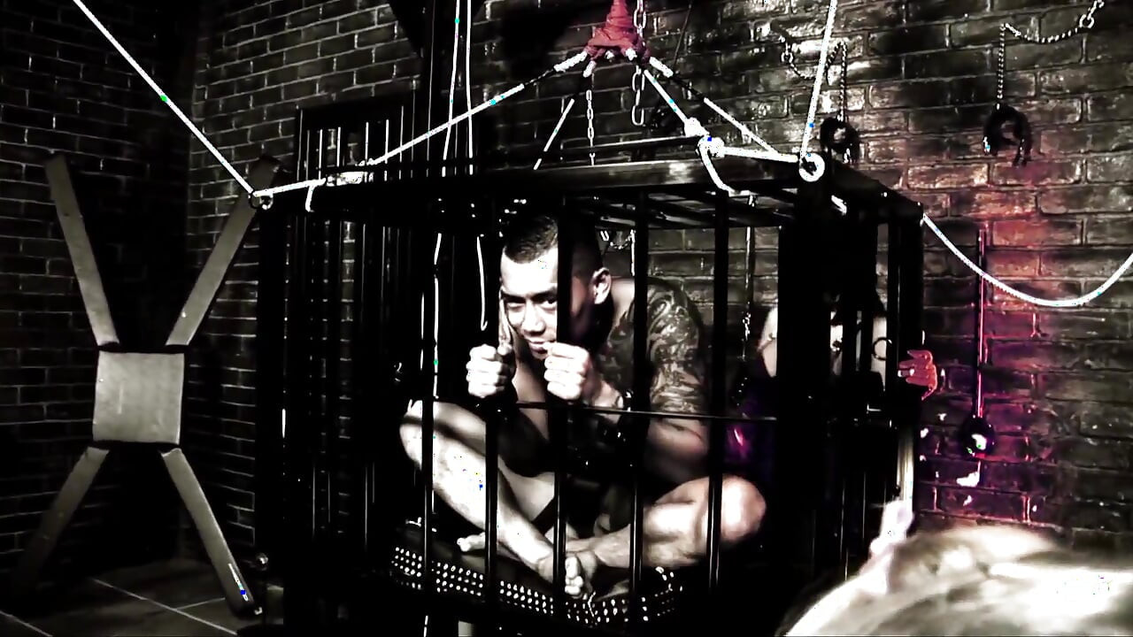 Threesome sex party with Tanya Cox and Amy Azurra are horny