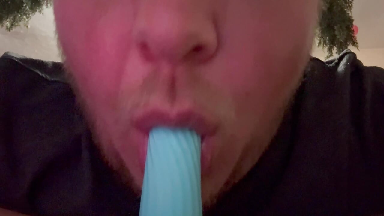 Mengisap Dalam Gerakan Lambat - Dildo
