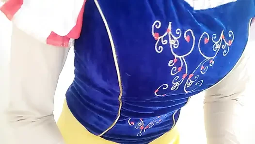 the beautiful Snow White is really too rude and speaks vulgar