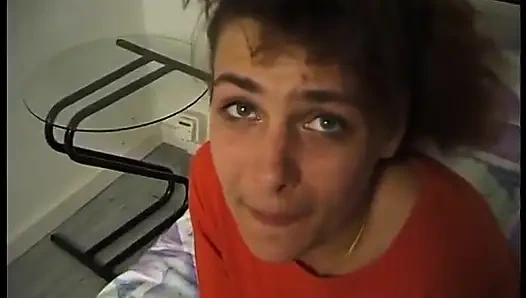 Vixen brunette disetubuhi dan dicrot di perut di pov