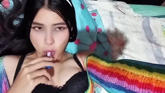 Aku ngajak pembantuku untuk ngentot dan dia menanggapinya seperti ini... (Rekaman seks asli)