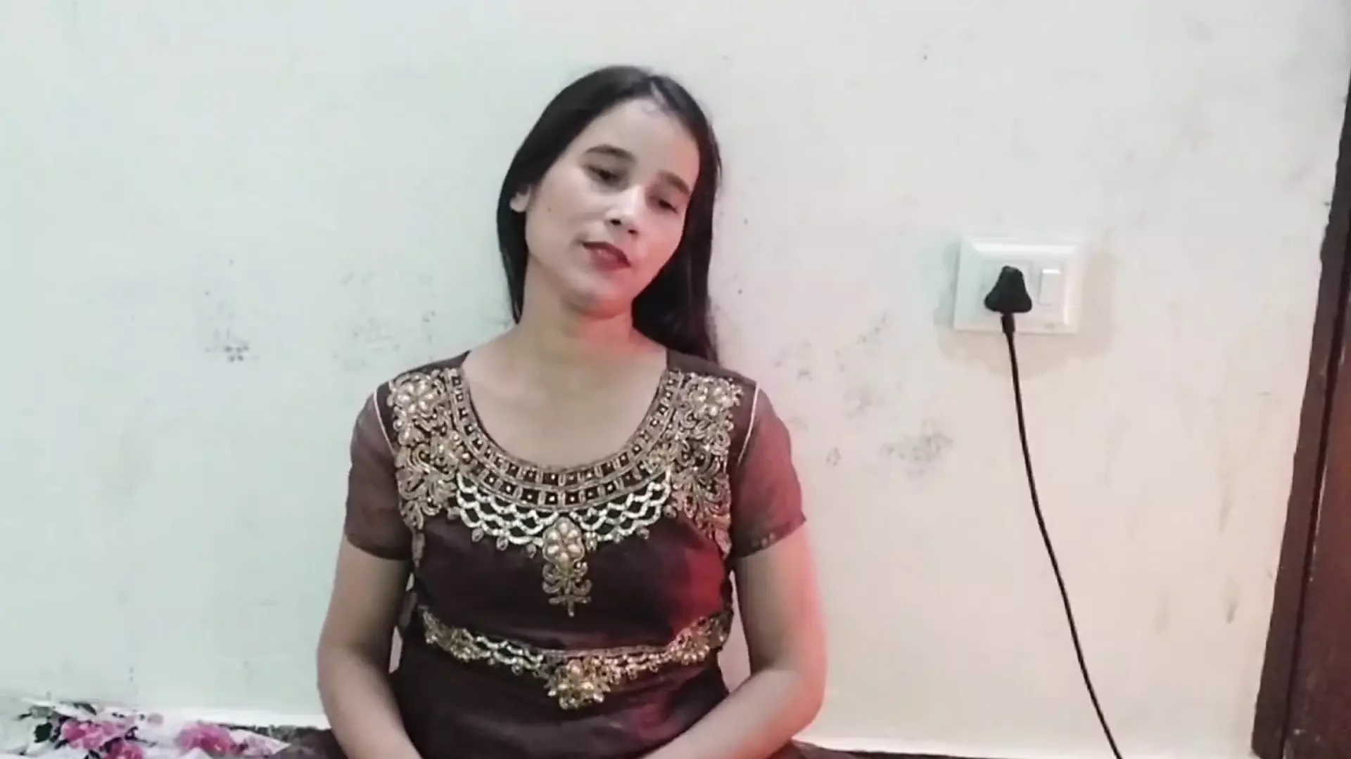 Chachi ko x video dikha dikha kar choda