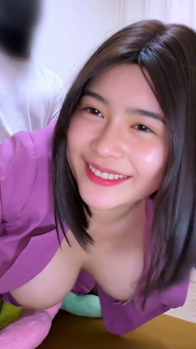 Puan pejabat Asia mendapat creampie dalam faraj dari bosnya. | Klip 1