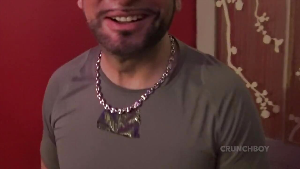 Il ragazzo etero accetta di essere scopato da Jess Royan