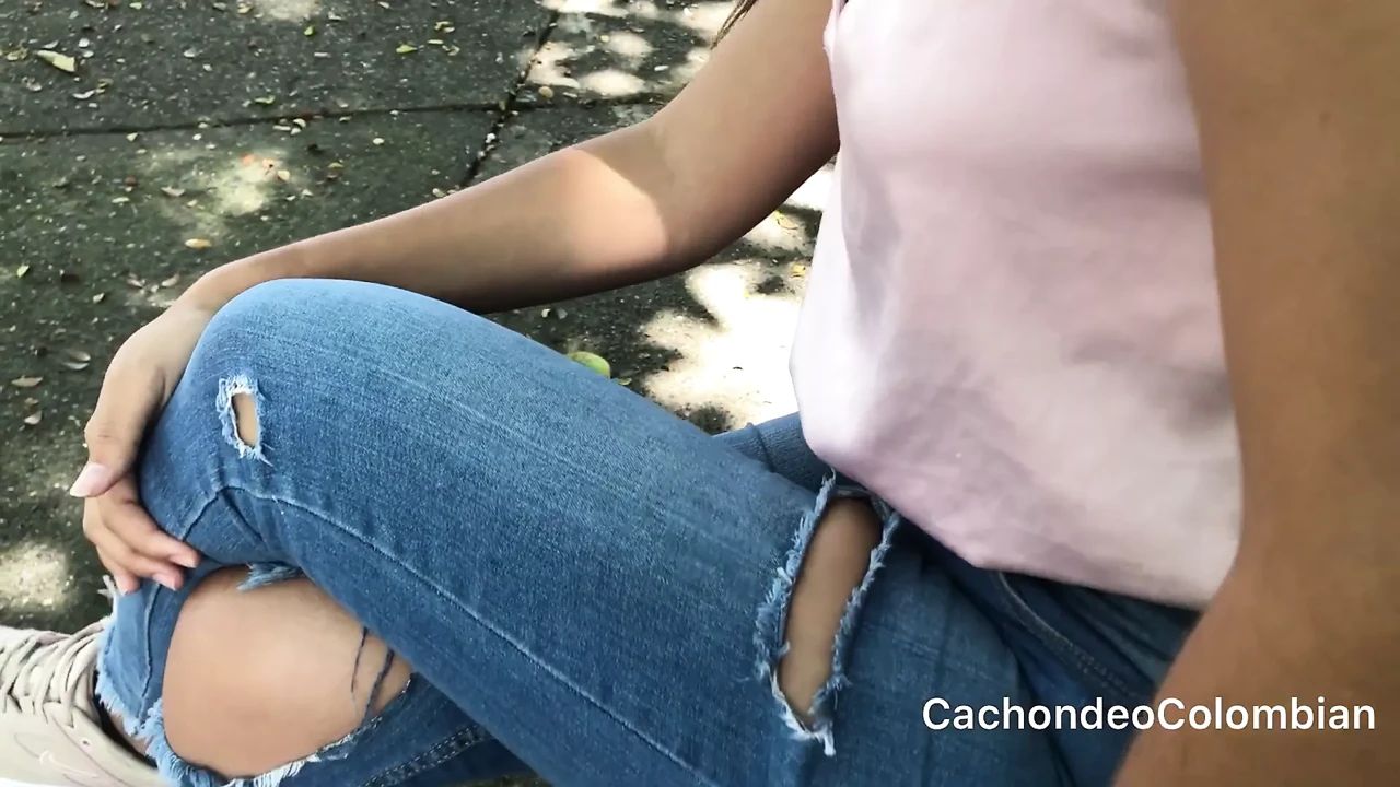 Desconocida en el parque acepta tener sexo por unos pesos