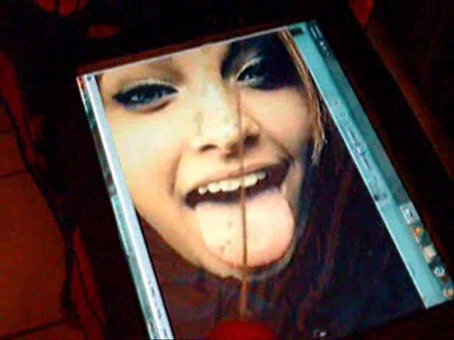 Paris Jackson Cum-Covered