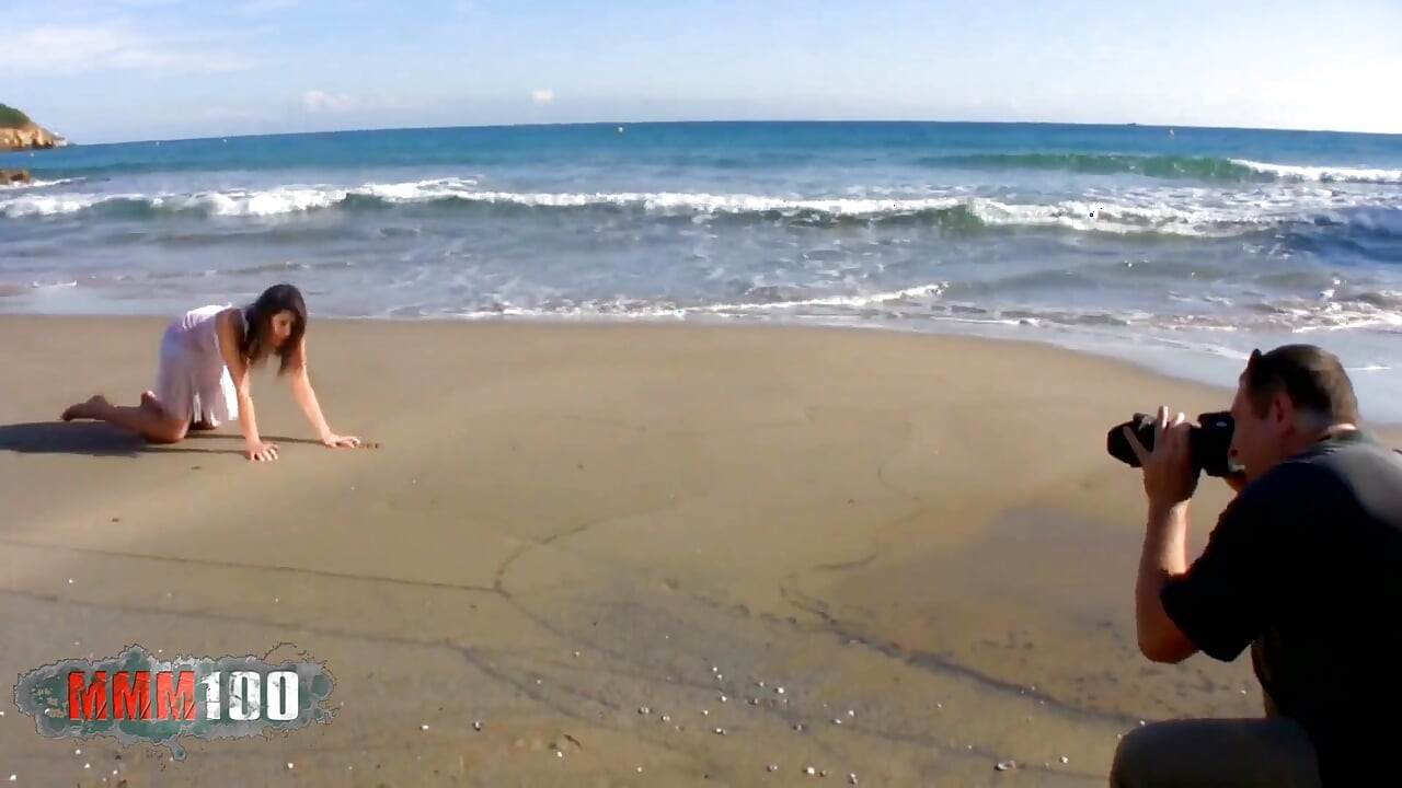 Seksi video: jessica kučka snima na plaži
