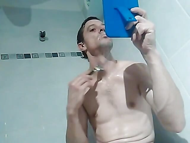 Separate shaving in the bathtub
