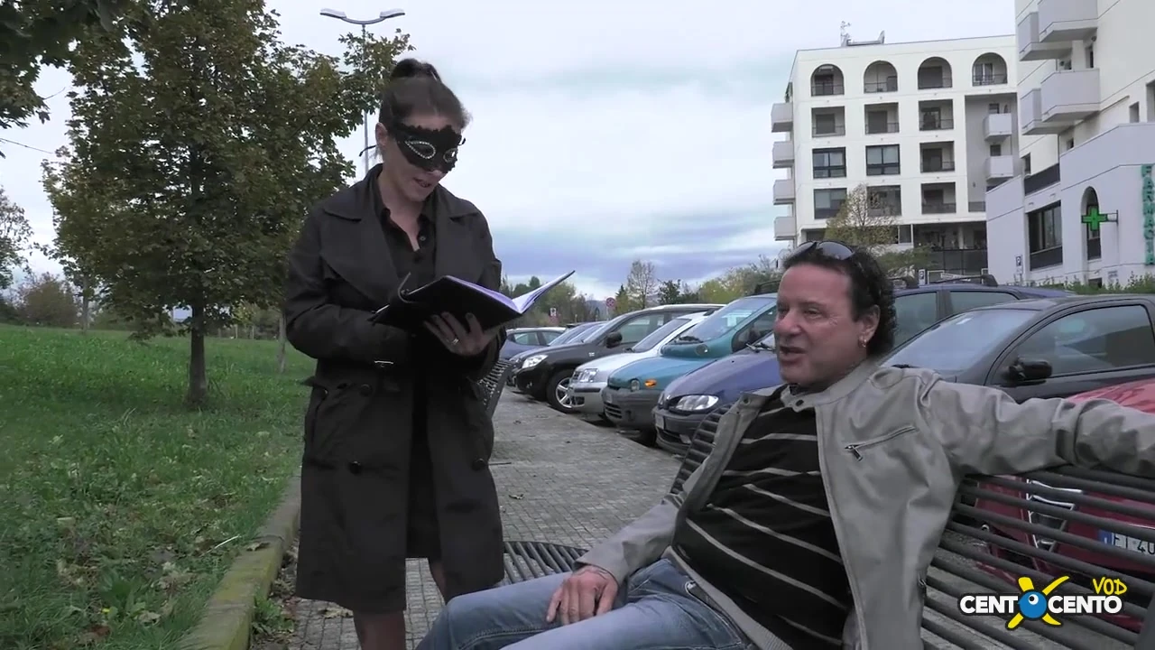 Adele Catches It in the Apples Centoxcento Full Movie