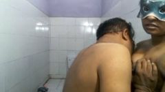 Bengali dada boudir kamar mandi seks