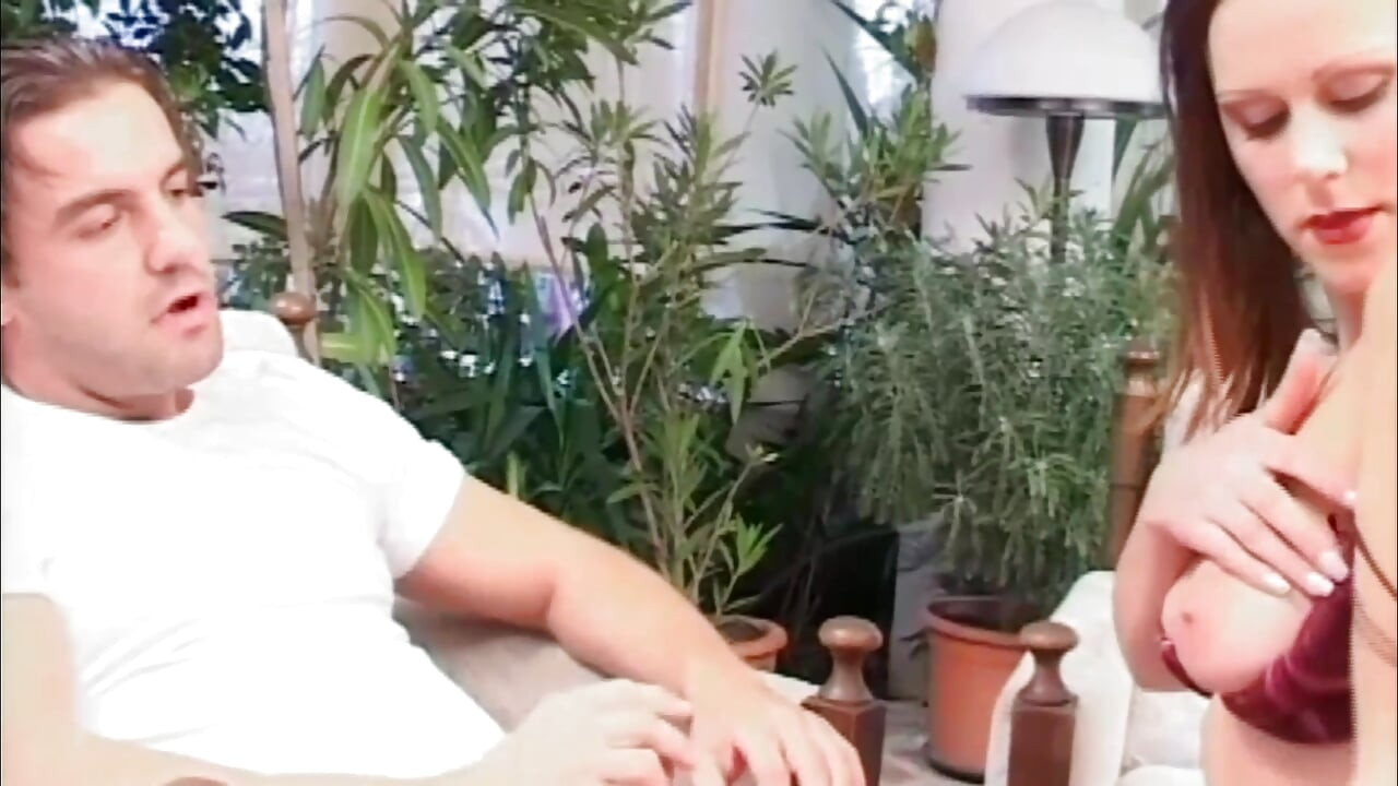 S Kevinovim kurcem u guzici svršavam kao luda