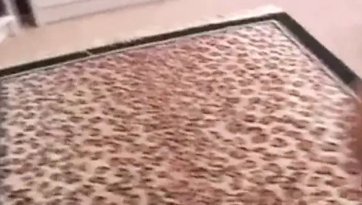 Gadis nakal semok ini lagi asik ngentot toket aduhainya