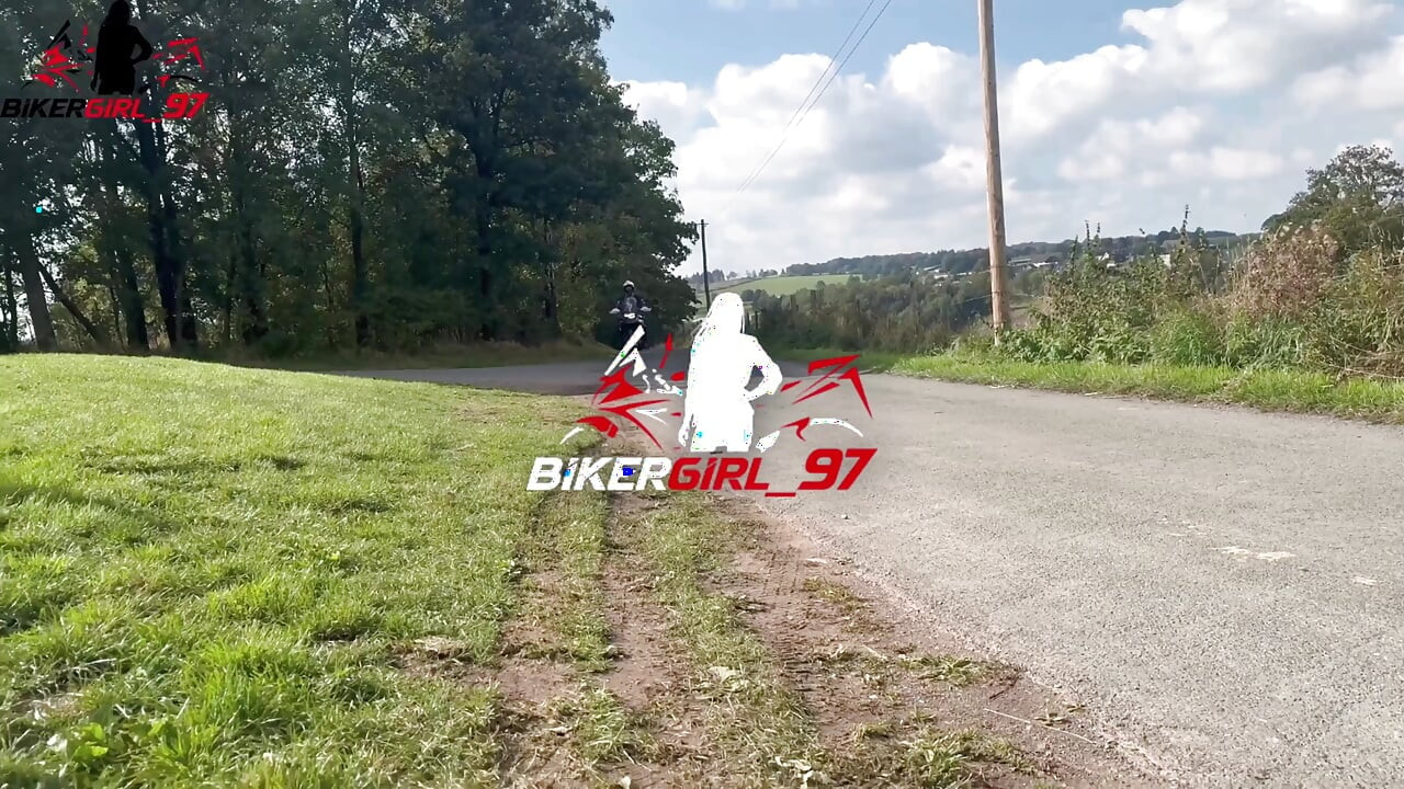 당신의 크리스마스 요정이 임신을 원합니다!