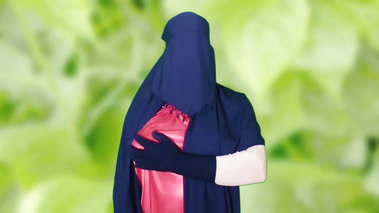 Bangladeshi beautiful woman wearing burqa masturbating sex and dirty talk