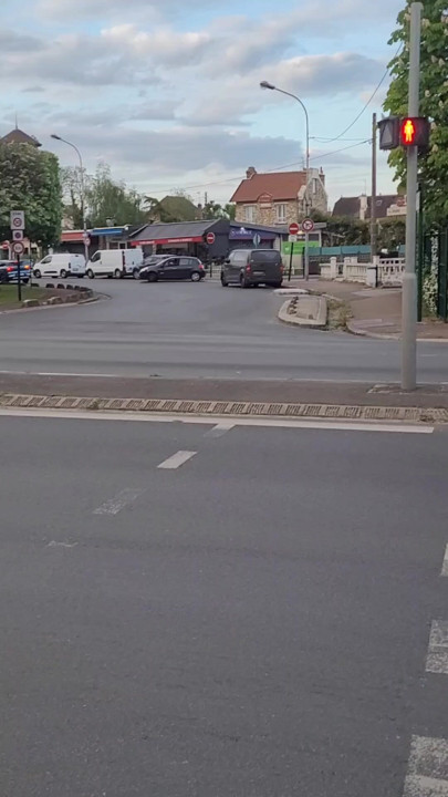 Pyramides de BRUNOy91 18avr26 VaneSsaBiTCHx PariS ChienneTrvprod91