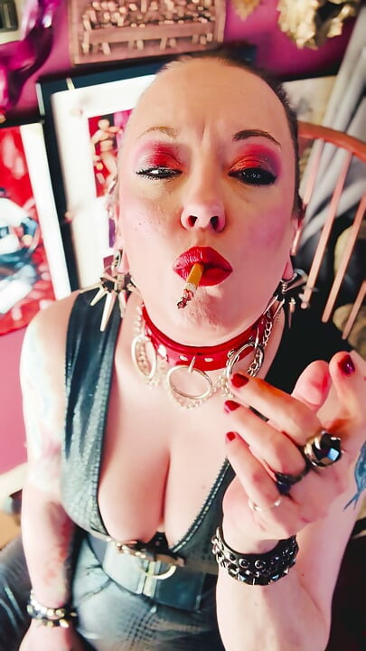 A Smoking Mistress, Tina Snua, Smoking 2 Cigarettes Tip To Tail - Drifting  OMI OME snap Inhales