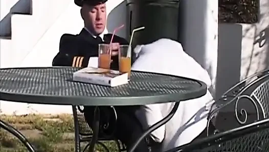 Randy pilot seksi esmeri kokpitte okşuyor