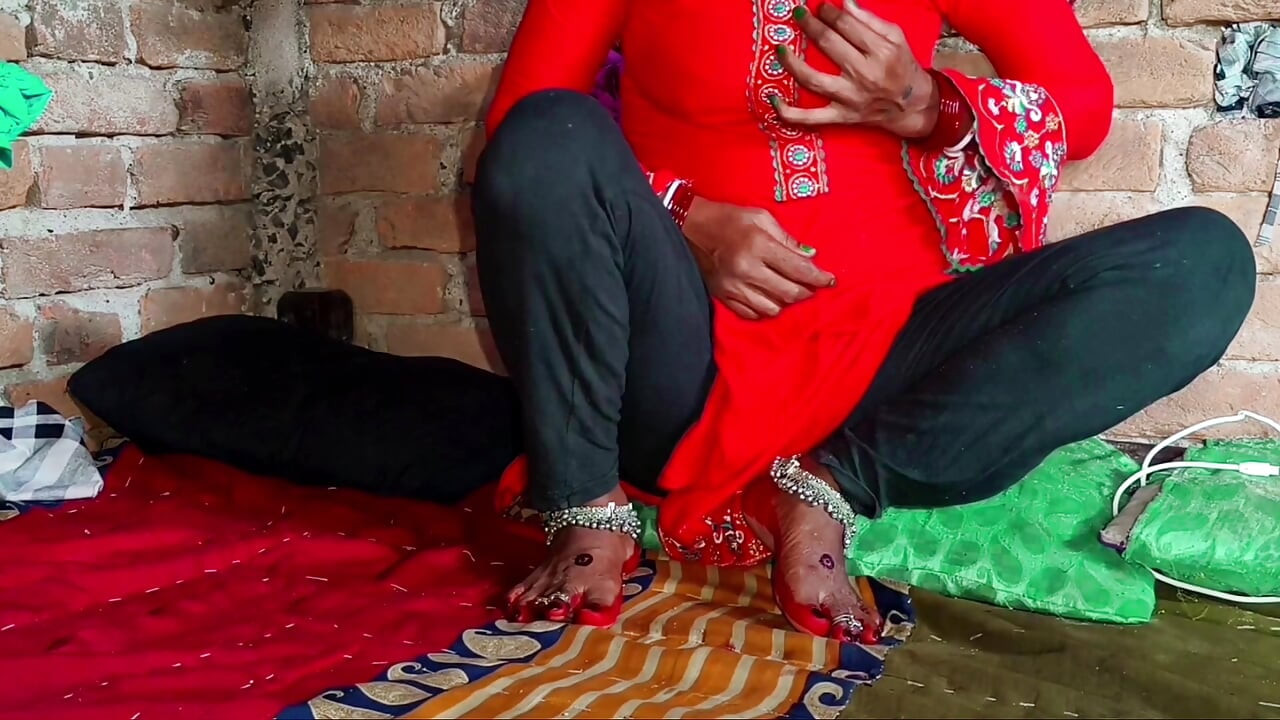 Indian Desi village girlfriend ko boyfriend ne boobs daba ke chut ko choda aur maza Kiya hindi viral xxx sex videos