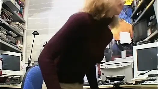 Blonde Does It During Working Hours