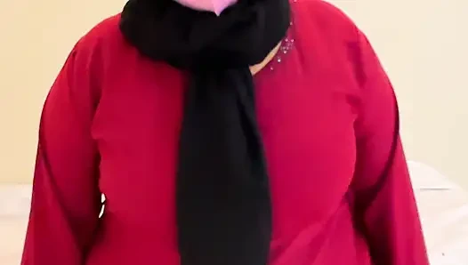 Kırmızı burqa ve tesettürlü tombul Müslüman kayınvalideyi sikiyor (bölüm 2)