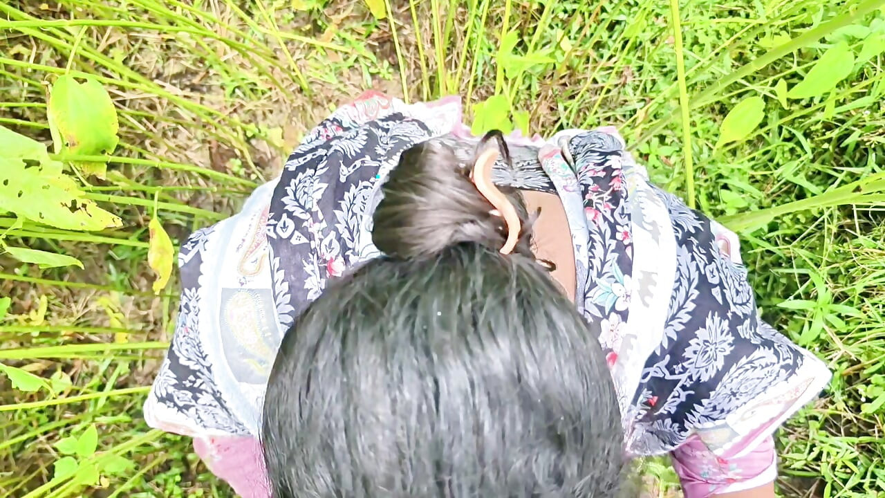 I found my stepsister alone in the jute field and fucked her.4