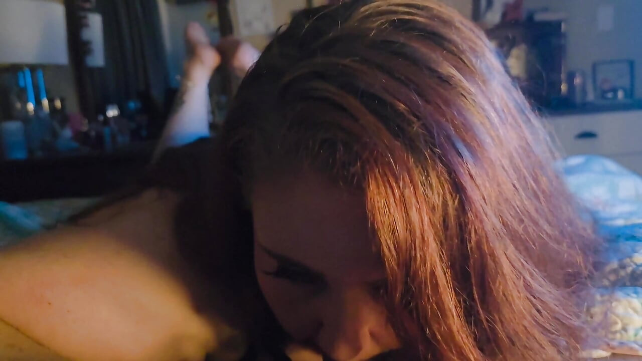 POV 단정치 못한 딥쓰롯과 보지 섹스