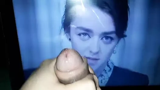 Maise williams boşalıyor