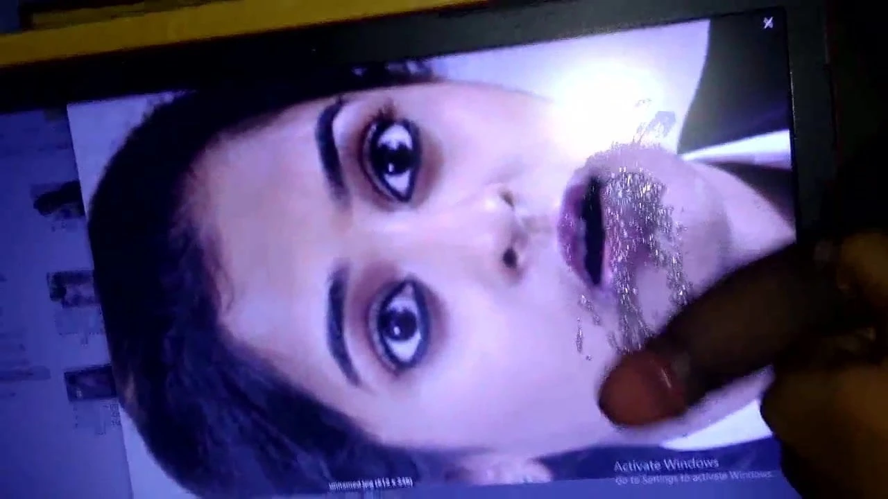 Nanditha het stönande sperma hyllning