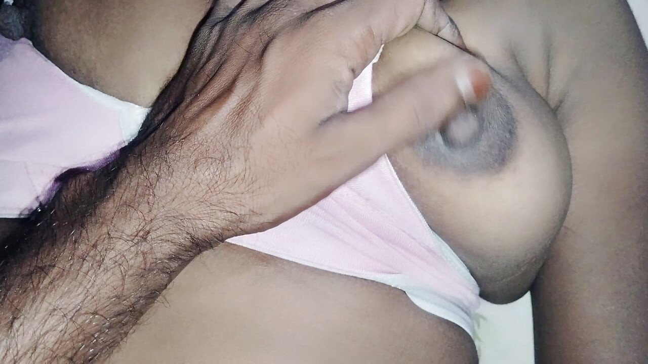 আমি কীভাবে আমার ললিপপ চুষি তা দেখতে পুরো ভিডিও দেখুন।