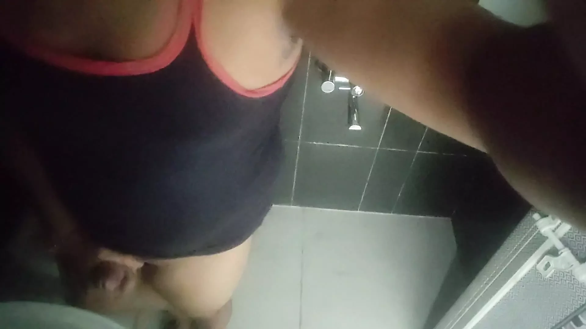 10ma vez JonsToy masturbándose gran polla dura y semen duro