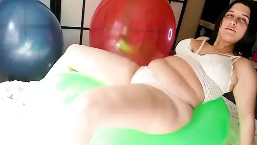 Sabah güneşinde büyük kristal balonlara bin - bunny looner [lowres]