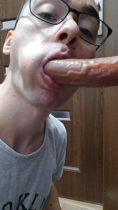 Twink sucks daddy's big cock and gets facial cum ( ejaculating dildo)