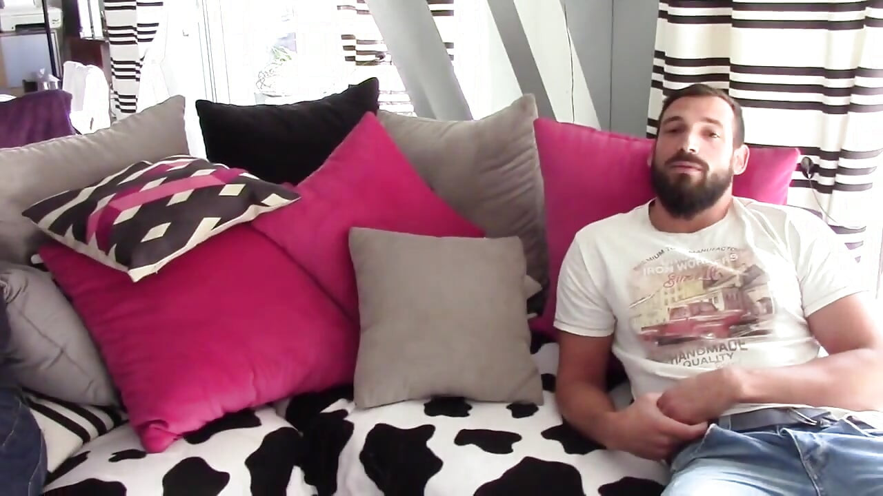 Enzo Rimenez fucked by top french for casting porn