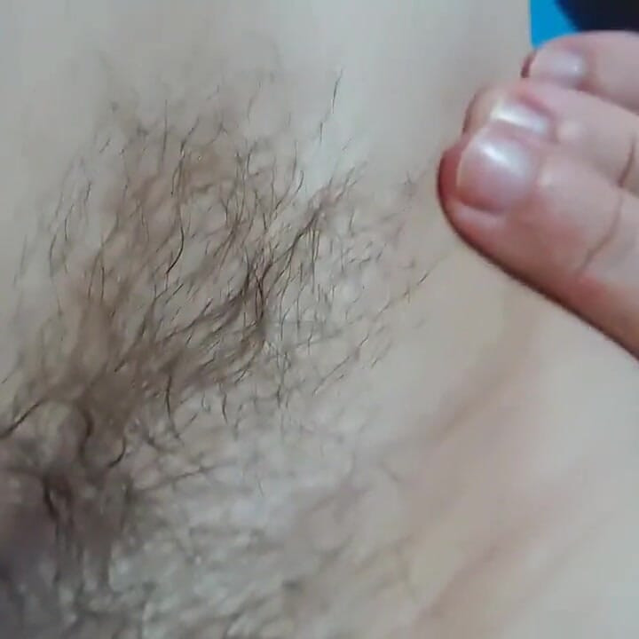 캠에서 익스트림 털이 무성한 겨드랑이 클로즈업