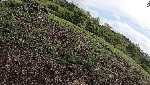 Outdoor-sex an halloween mit zwei latinas