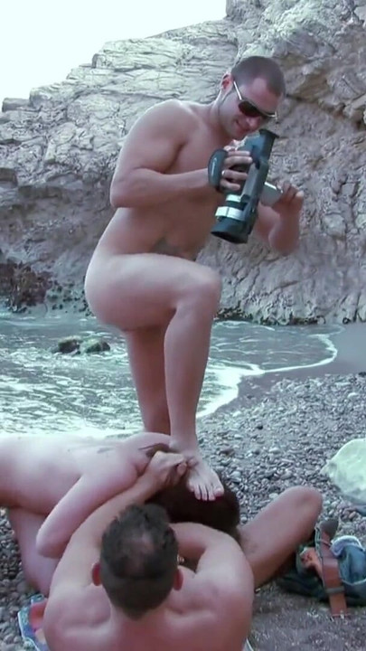 2 ควยใหญ่ในหนึ่งเล็กและแสนหวานถูกทุบในหีสีชมพู คลิป 2