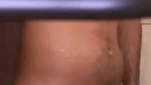 Duş alıyorum