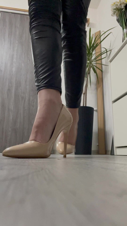 ピンヒールの歩行