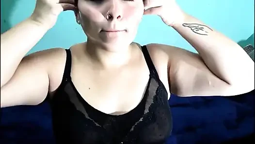 Latina-nachbarsmädchen: Zum ersten mal geknebelt (und sie mochte es!)