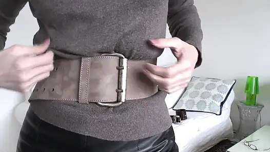 Примерка ремня в гостиной, часть 2, леди Виктория Валенте