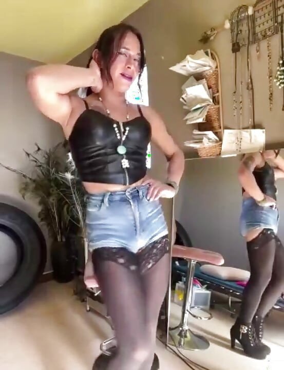 Sexy Lil Striptease While Live on Cam
