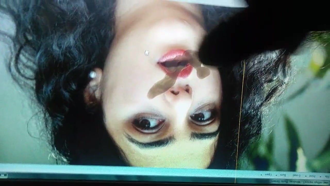 Nithya Menon bekommt Sperma im Gesicht