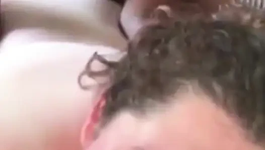 İngiliz iri güzel kadın götten sikişmeme izin ver inleyerek orgazm oluyor