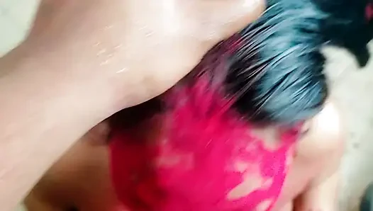 Holi-special: Stiefvater fickt geile stieftochter im badezimmer mit rotemGulal auf ihren dicken titten