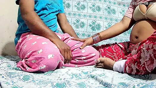 Rus anne ve baba yatak odasında seks yapıyor 39655