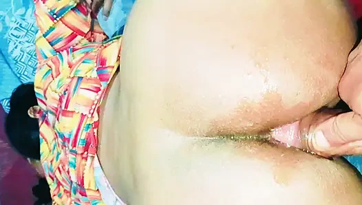 Zum ersten mal enger arschfick desi bhabhi doggystyle-position mit klarer Hindi-stimme stöhnen - enges arschfick-video