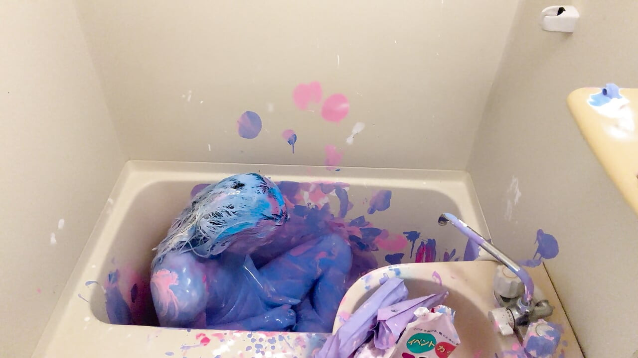 WET&MESSY Messy Play: Covered in Paint by a Boy 2